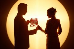 点击看大图 -挪娅婚纱摄影皇家会所
