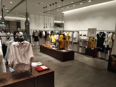 -URBAN REVIVO(上海中庚漫游城店)
