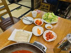 -喇喇排骨火锅·传统韩式脊骨汤(望京西园总店)