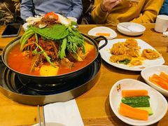 土豆排骨火锅-喇喇排骨火锅·传统韩式脊骨汤(望京西园总店)