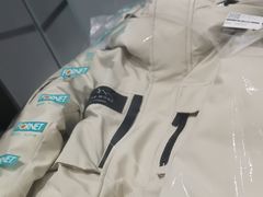 -福奈特洗衣洗鞋(宝华广场店)