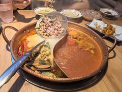 -洱火云南酸菜牛肉火锅(石景山当代商城店)