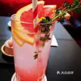 上海，慵懒的周六，外面下着雨