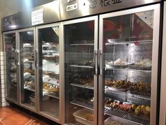 面包甜点陈列柜-三番火辣串串香(总店)