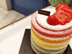 彩虹蛋糕切片-巴黎贝甜·生日蛋糕(环球中心店)