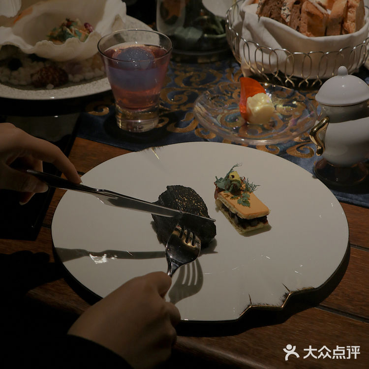 南京| 首家童话主题西餐🍽公主们快回家📣
