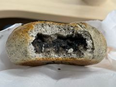 黑芝麻核桃贝果-NOWWA挪瓦咖啡(深铁置业大厦店)