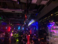 -UP嘻哈酒吧(粉巢店)