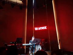 表演舞台-TZ House音乐现场(来福士中心店)