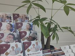 -雅悦齿科(顾村公园店)