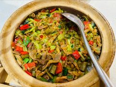 酸辣鸡杂煲仔饭-膳心记-明火四宝煲仔饭(燕南店)
