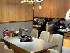 大堂-围炉肉舍丹东海鲜烤肉·烤活鳗(步行街店)