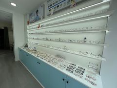 -一人多镜蔡司·依视路眼镜店(琉璃店)