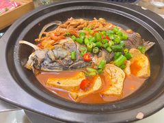 -新天明砂锅鱼头煲