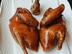 脆皮乳鸽-醉东Oriental House(静安嘉里店)