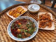 -爆炸头阿姨小四川正宗川味小吃(无任何分店)