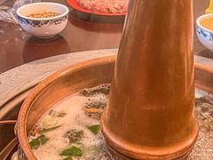 -洞庭洲·防空洞火锅·烧烤·铜锅涮肉(新百广场店)