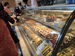 面包甜点陈列柜-可颂坊(中心书城店)