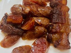 腊肠拼腊肉-禄源公·老莞诚饭店