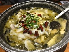 -渝是乎酸菜鱼(龙旗购物中心店)