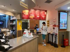 -The Habit Burger Grill 哈比特汉堡(世博店)
