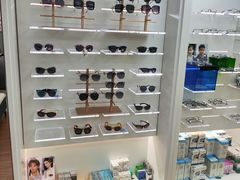 -优视觉视光中心•青少年近视防控(新世界中心写字楼店)