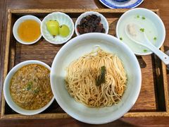 蟹粉黄金捞面-蟹上黄·蟹黄面·江南糖水(人民广场店)