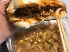 牛肉臊子夹馍-秦老大西安羊肉泡馍馆(健德门店)