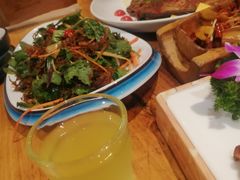 -老滇山寨•云南特色菜•地方菜•民族风情歌舞表演(金碧店)