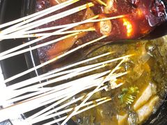 -两三事小郡肝串串香火锅(桂庙店)