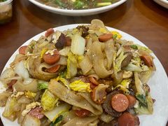 牛肉炒河粉-凡老头米线砂锅(古荡新村西粮站)