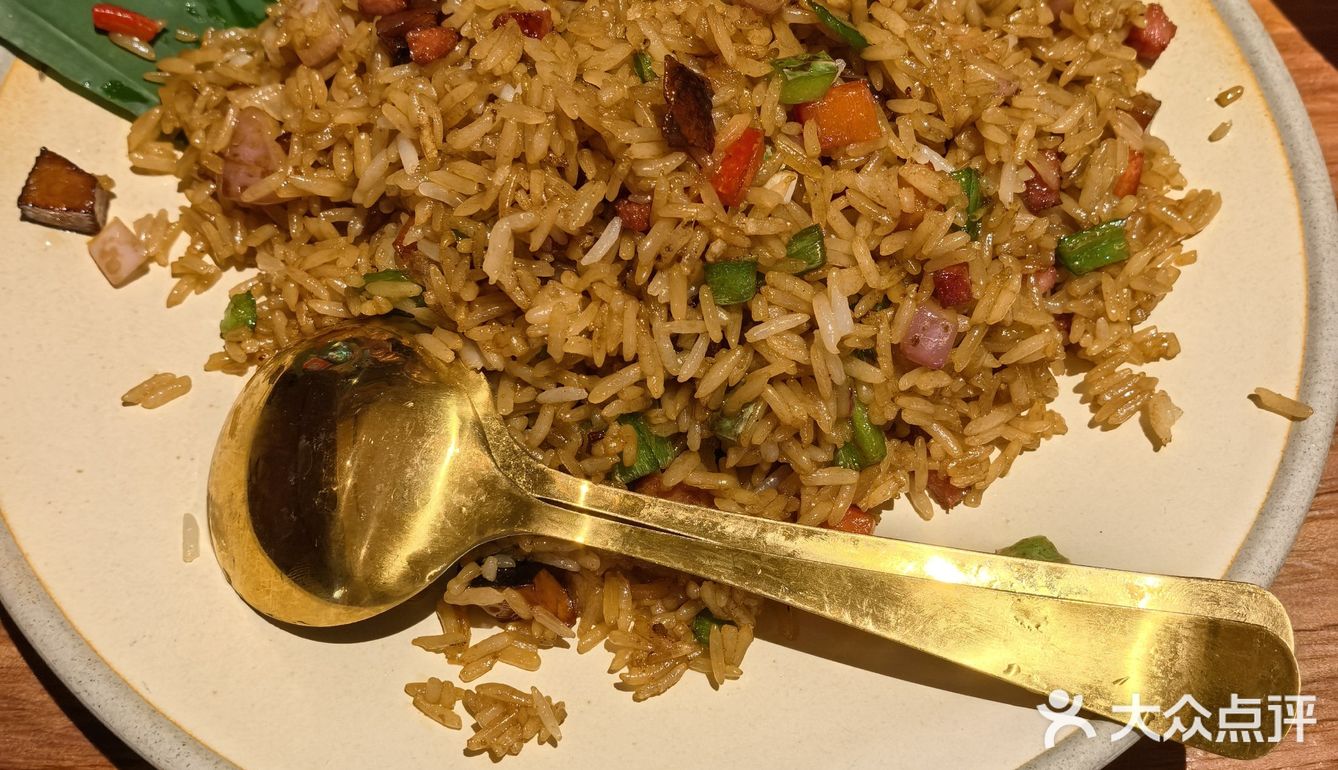 强推蜂蜜烤鸡和包烧野生菌！泡鲁达特别大一碗