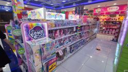 -玩具反斗城(正大广场店)