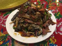 -闯关东东北农家菜(崂山石老人店)