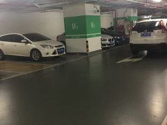 -虹桥天地-停车场