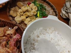 -老滇山寨•云南特色菜•地方菜•民族风情歌舞表演(金碧店)