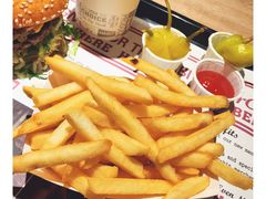 -The Habit Burger Grill 哈比特汉堡(复兴soho店)