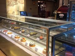 面包甜点陈列柜-宁波华侨温德姆至尊豪廷大酒店·多丽美食屋