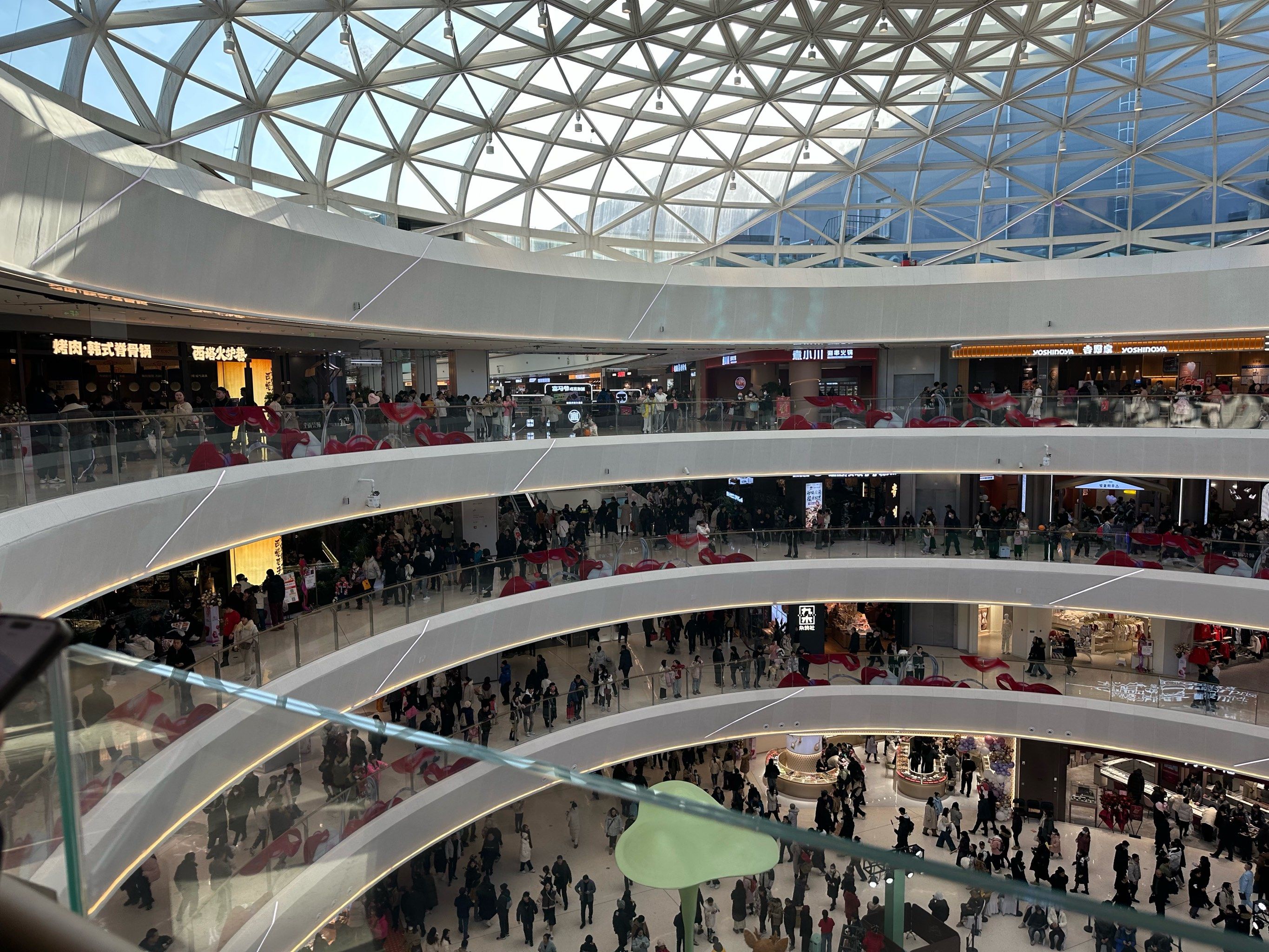 人山人海的4.0万达广场