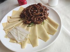 第二代京酱肉丝-鑫巴蜀小镇 · 水煮鱼专研店(玉桥店)