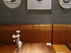 -POKEE VIA&Brunch·维娅(重庆来福士店)