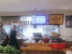 -呷佬·长沙手工米粉(金沙江路店)