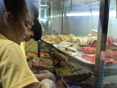 -Bánh Mì Huynh Hoa