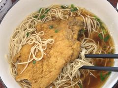 -百年老字号·观振兴蟹黄面·三虾面·苏式面(观前街富仁坊巷店)