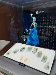 -北京七彩云南翡翠珠宝旗舰店(月坛店)