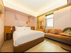 -桔子酒店(上海西藏北路地铁站店)