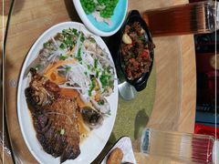-梓檚中餐厅湖北菜小龙虾武昌鱼排骨藕汤(黄鹤楼店)