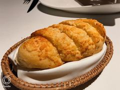 招牌黄油蒜香面包-Oyster Talks 四度蚝法餐厅
