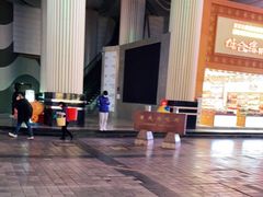 -八一路好吃街(雨田商务大厦店)