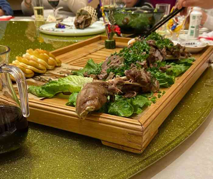 江南华府(周庄店)-"菜品不断创新还是有特色的,味道与本帮菜相.